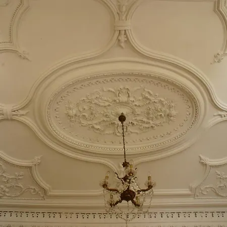 Frühstückspension Estrebuela House 3*