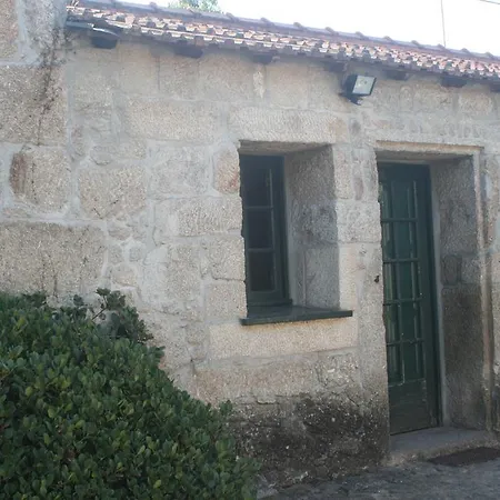 Frühstückspension Estrebuela House 3*